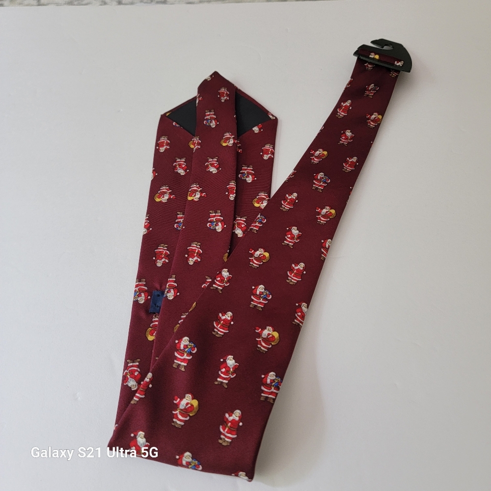 American Traditions Santa Silk Tie.